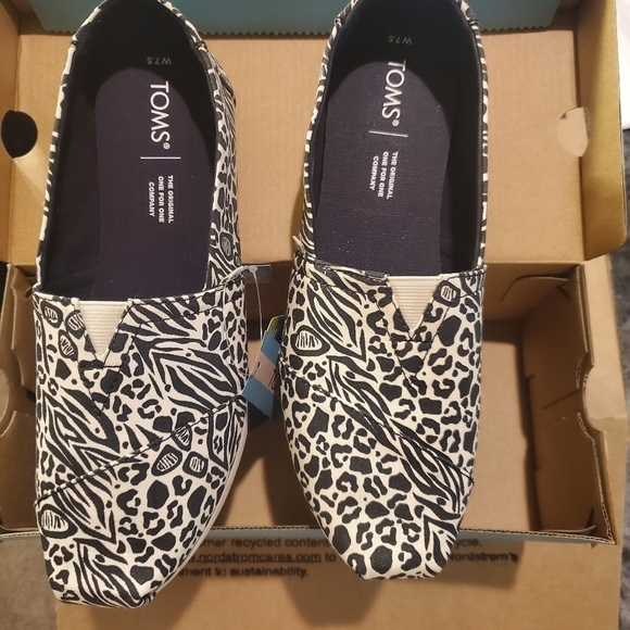 Toms Alpargata Slip-On cushioned footbed and lightweight sole size 7.5 W - Picture 3 of 5